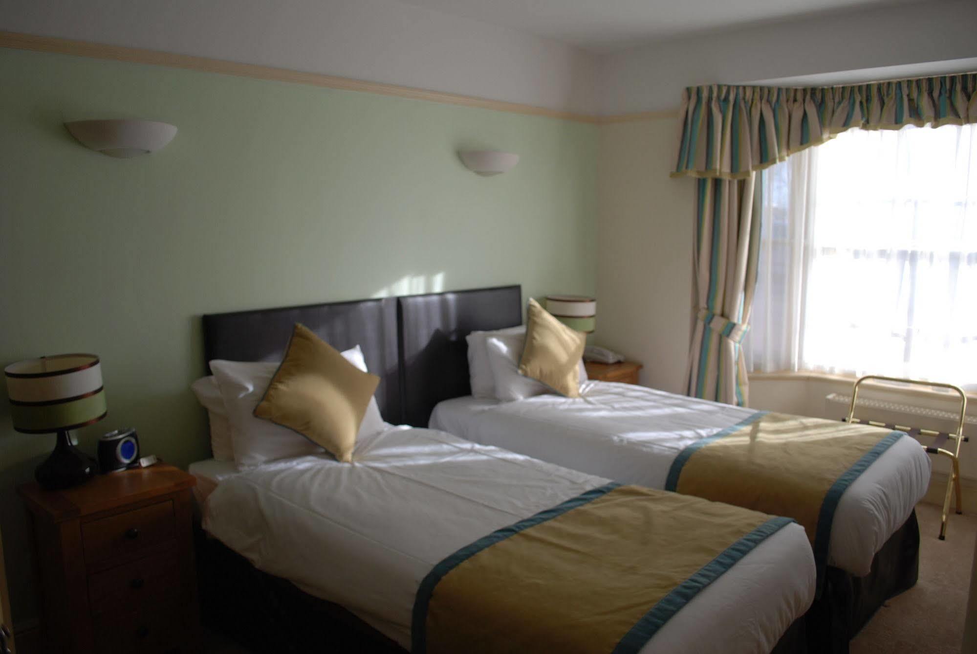 The Limes Hotel Stratford-upon-Avon Exterior photo