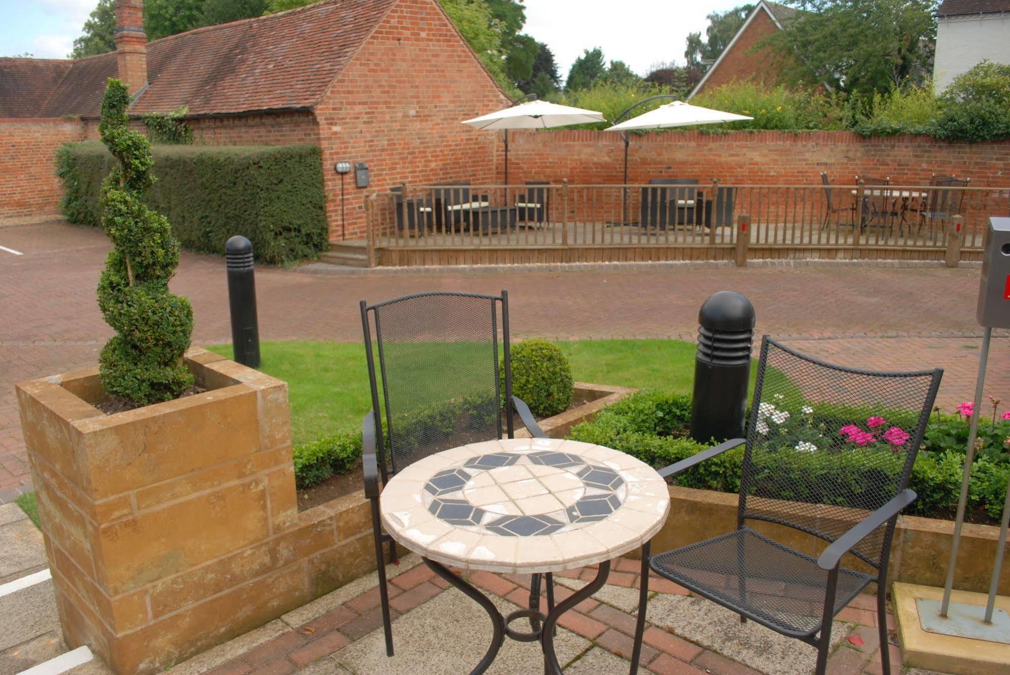 The Limes Hotel Stratford-upon-Avon Exterior photo